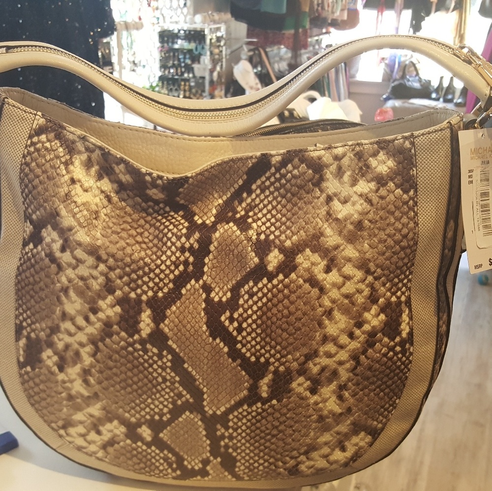 Authentic Michael Kors shoulder bag